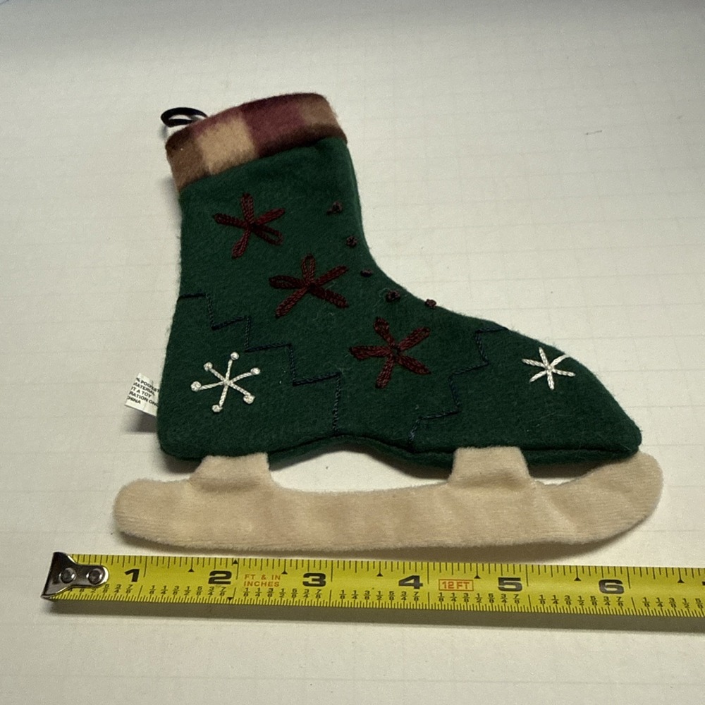 Felt Snow Flakes Figure/Ice Skate Ornament - Picture 3 of 4